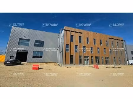 location local d'activités 2 798 m² à 14 557 m²