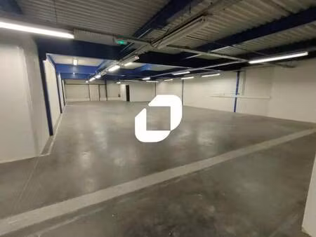 location local d'activités 444 m²