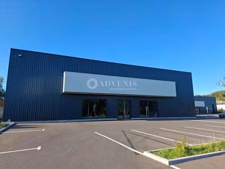 location local d'activités 1 240 m²