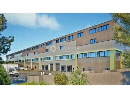 location local d'activités 475 m² à 25 700 m²