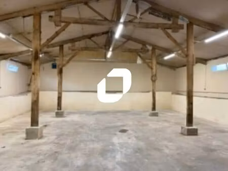 location local d'activités 375 m²