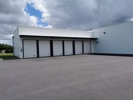 location local d'activités 500 m²