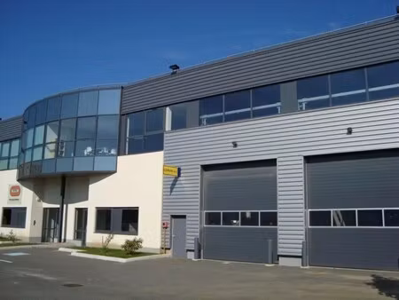 location local d’activités magny-les-hameaux 78114 599m² à 1248m²
