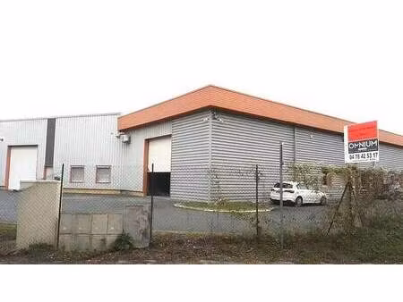 location local d'activités 450 m²