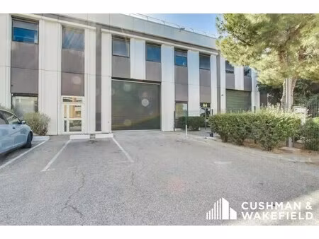 location local d'activités 180 m²