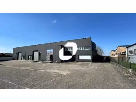 location local d'activités 46 m² à 777 m²