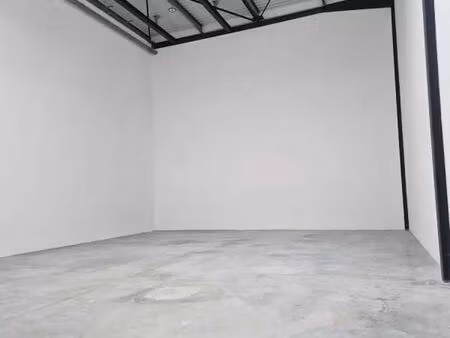 location local d'activités 255 m²