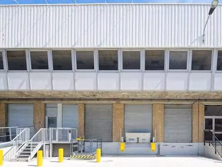 location local d'activités 1 631 m² à 3 272 m²