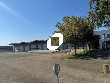 location local d'activités 2 994 m²
