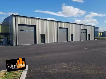 location local d'activités 143 m²