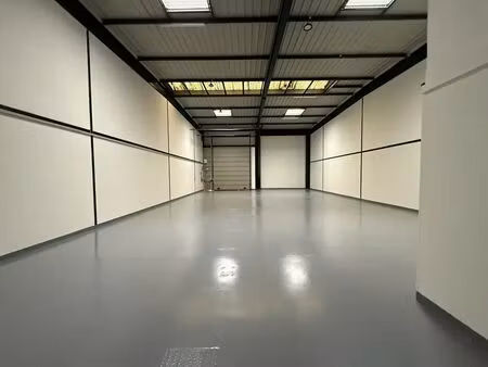 location local d’activités villepinte 93420 369m²