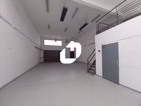 location local d’activités voisins le bretonneux 78960 265m²