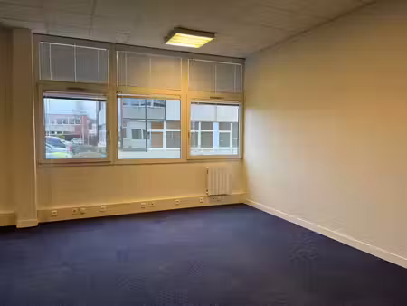 location bureaux bièvres 91570 80m²