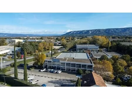location local d’activités cavaillon 84300 2387m²