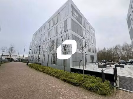 location bureaux 161 m² à 865 m²