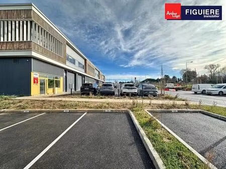 location bureaux 157 m²