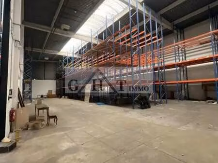 location entrepôt 1 502 m²