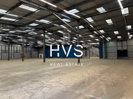 location entrepôt 4 803 m²