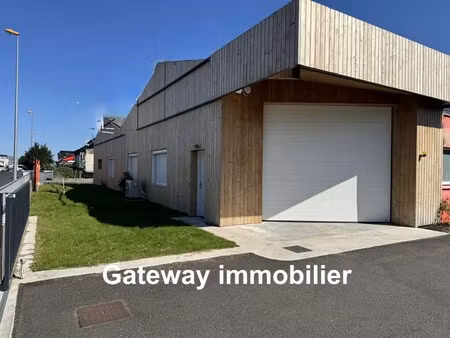 location entrepôt clermont-ferrand 63100 590m²