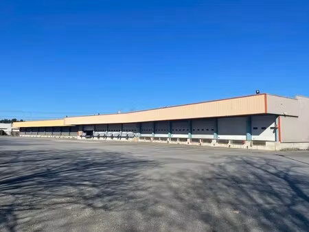 location entrepôt 7 050 m²