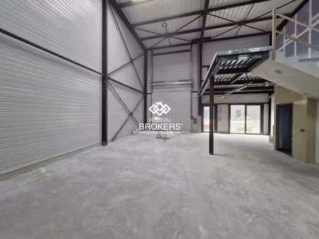 location entrepôt courtry 77181 160m²