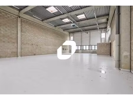 location entrepôt fresnes 94260 639m² à 2426m²