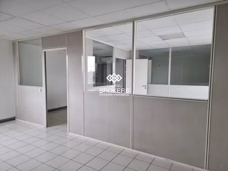 location entrepôt 104 m²