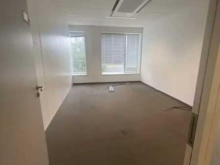 location entrepôt 12 m² à 15 m²
