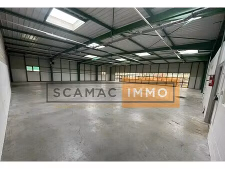 location entrepôt 556 m²