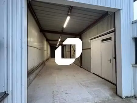 location entrepôt 100 m²