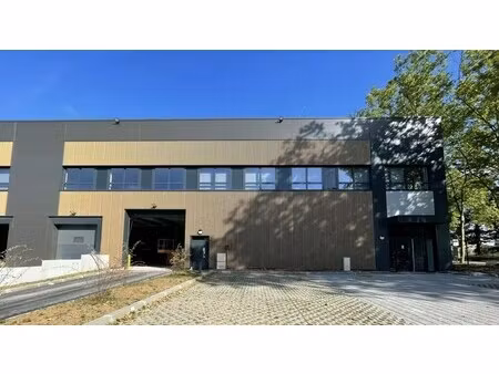 location entrepôt 2 320 m²
