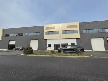 location local d'activités 517 m² à 1 034 m²