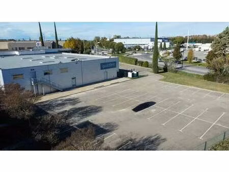 location local d'activités 1 041 m² à 2 387 m²