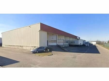 location local d'activités 1 780 m²