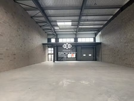 location local d’activités dagneux 01120 2244m²