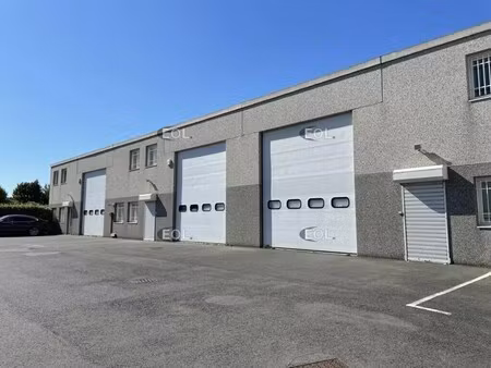 location local d'activités 410 m²