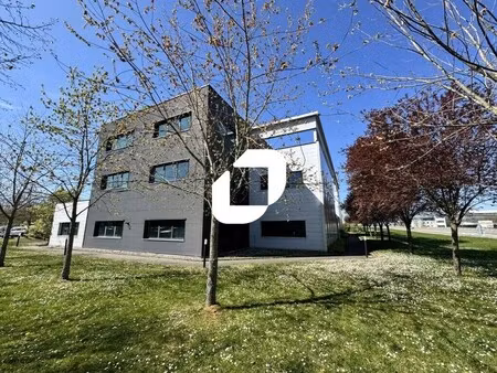 location local d'activités 86 m² à 615 m²