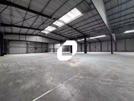 location local d'activités 4 858 m²