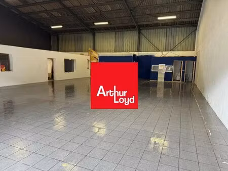 location local d'activités 200 m² à 547 m²