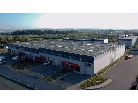 location local d'activités 348 m²