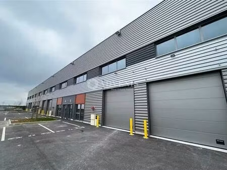location local d'activités 360 m² à 4 110 m²