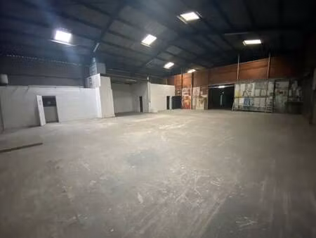 location local d'activités 92 m² à 1 238 m²