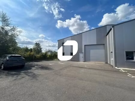 location local d'activités 304 m²