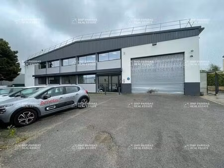 location local d'activités 1 415 m²