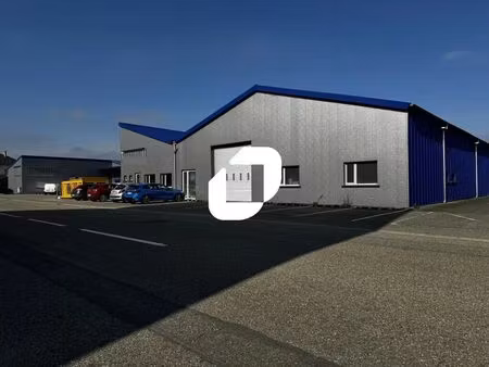 location local d'activités 1 543 m² à 2 343 m²