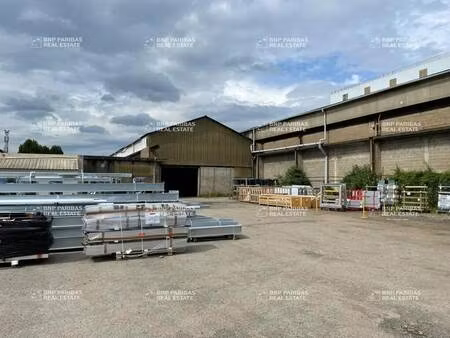 location local d'activités 922 m² à 2 317 m²