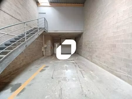 location local d'activités 118 m²