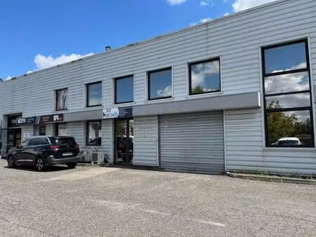 location local d'activités 300 m² à 662 m²