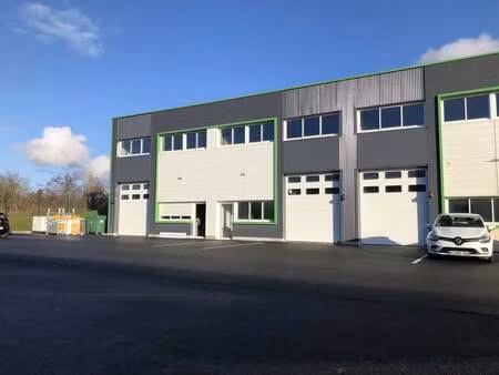 location local d'activités 257 m²