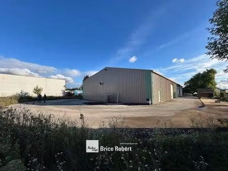 location local d'activités 1 169 m²